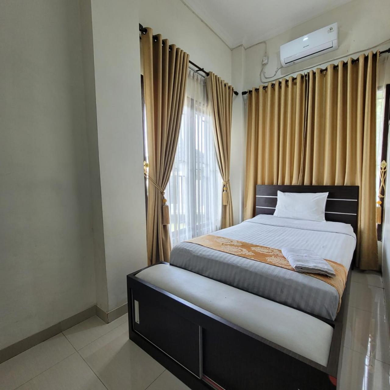 Mahakam Guest House Padang  Phòng bức ảnh